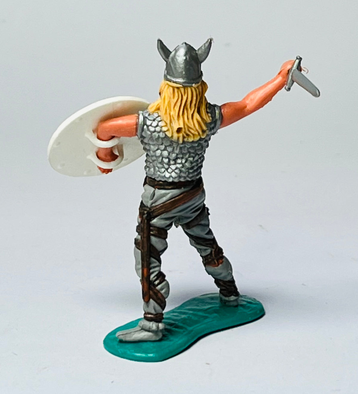 Timpo Viking blond with white shield