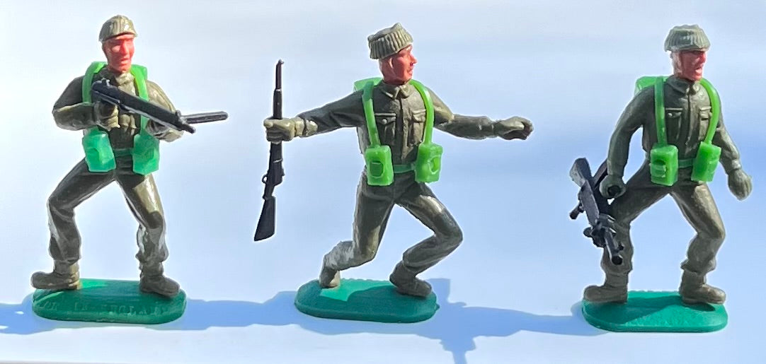 Timpo “commandos” converted heads with original figures x3.